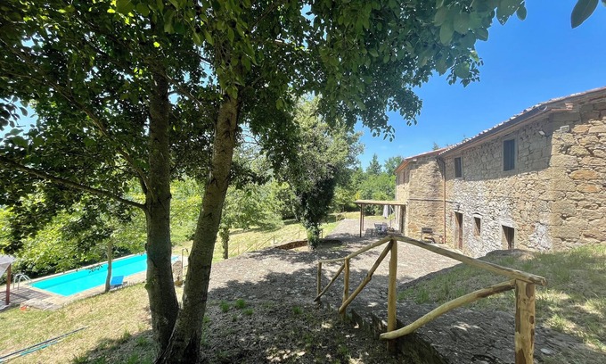 Bivio Lugnano Villa | Beautifully converted farmhouse alone on a tuscan hillside with stunning views