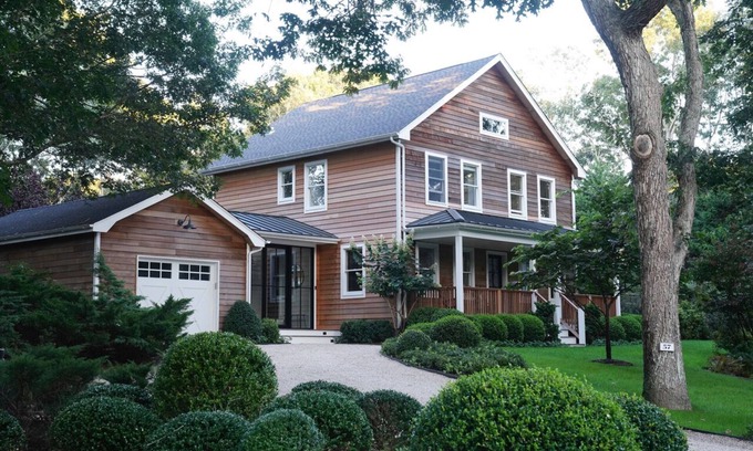 Sag Harbor House | Beautifully Decorated & Luxurious Hamptons Home