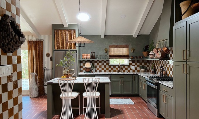 Oak Ridge House | Beautifully designed home in North Austin - a vintage haven and close to I-35
