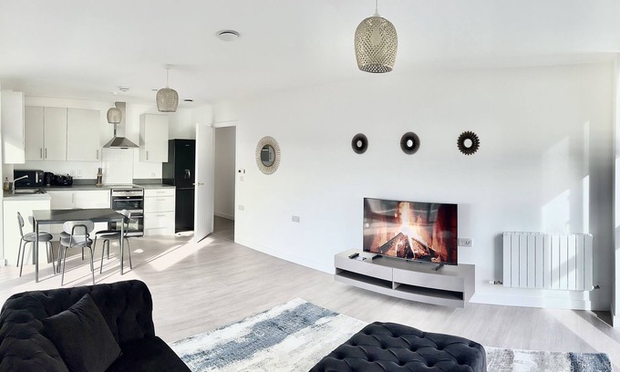 Barking Apartment | Beautifully furnished 2 bed apartment in East London