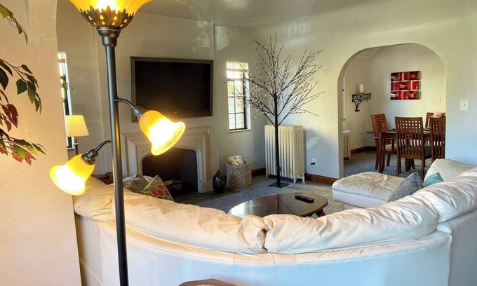 Toledo Apartment | Beautifully furnished, 2 bed European-style apartment in trendy Five Points area