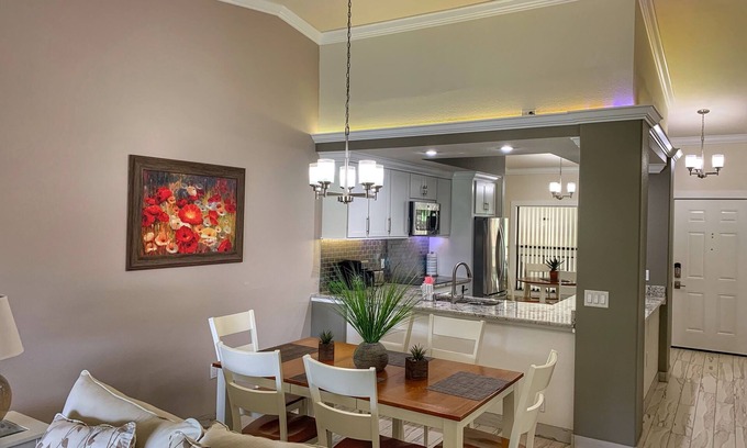 South Bradenton Condo | Beautifully furnished condo