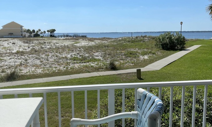 Navarre Beach Condo | Beautifully Remodeled Bay Front Condo