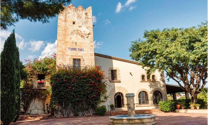 Castelldefels Apartment | Beautifully renovated historic tower for a luxurious stay