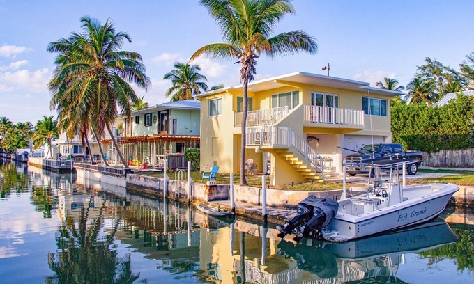 Islamorada House | Beautifully Renovated 2 Bedroom Oceanfront Home