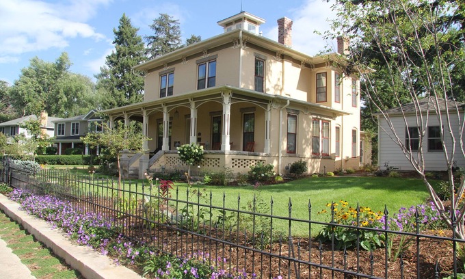 Lower Arapahoe House | Beautifully restored historic Boulder landmark home - Downtown Boulder