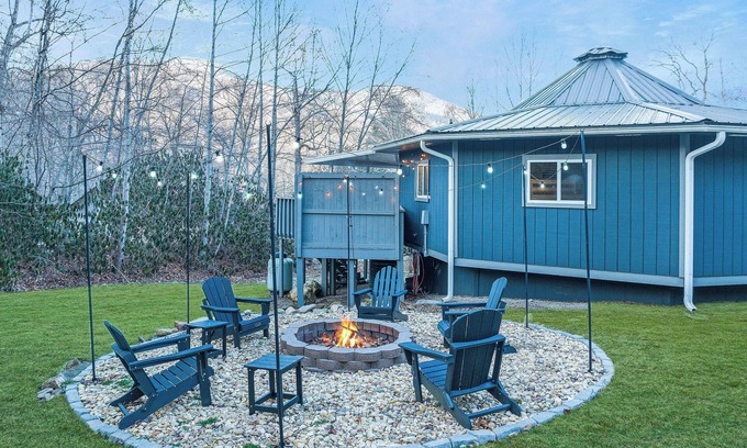 Maggie Valley Cottage | Beautifully Updated! Mtn View! Hot Tub, Fire Pit, Arcade, Foosball, DogsOK!