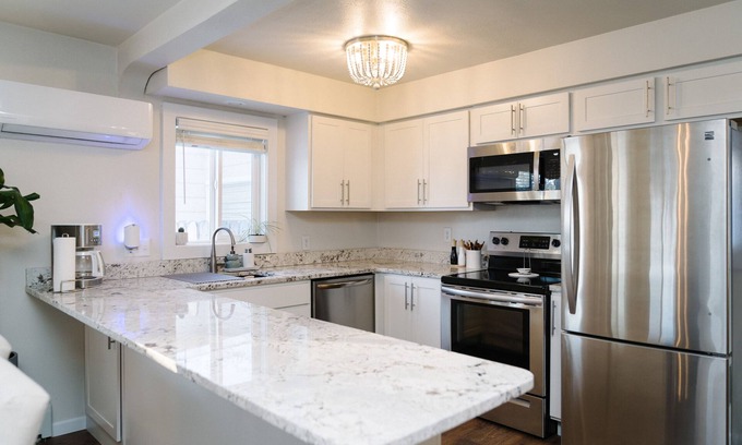 Cody House | Beautifully updated 2-bed, 1-bath home in downtown Cody. Sleeps 5!