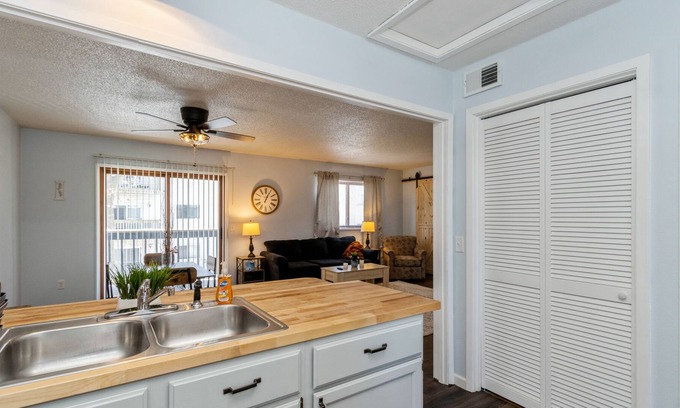 Weber Condo | Beautifully updated condo! 808-2WW