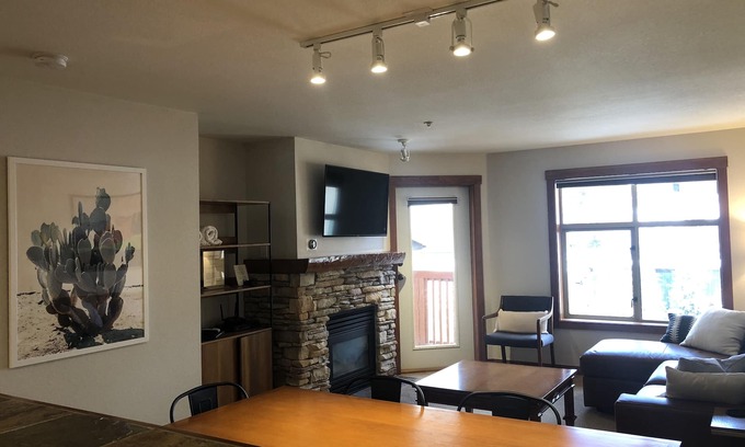 Salt Lake Mountain Resorts Condo | Beautifully Updated Ski-in/Ski-out Condo (Top Floor)