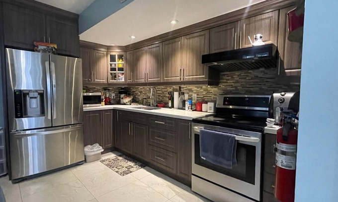 Mineola Villa | Beautuful luxurious suite close to lakeshore