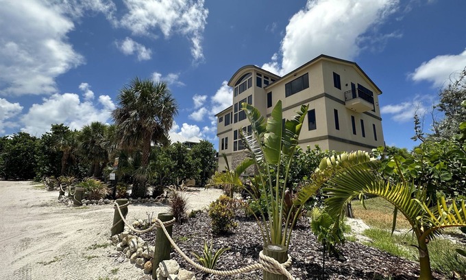 North Captiva House | BEAUTY AND THE BEACH- BEACHFRONT MANSION, HEATED POOL