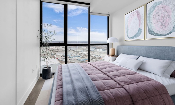 Concord Condo | Beauty Arielle 2beds Condo heated pool Gym Parking bbq e-scooter Mall Wonderland