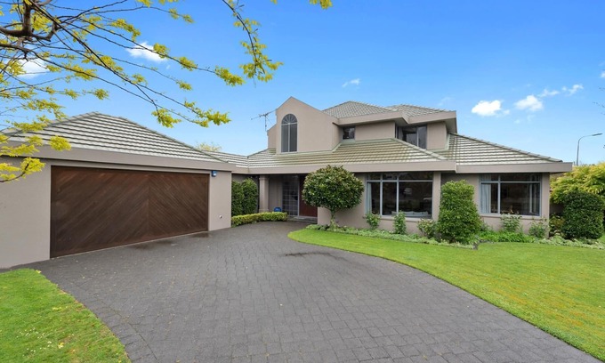 Hamilton House | Beautyfull 367 sqm house double storey house