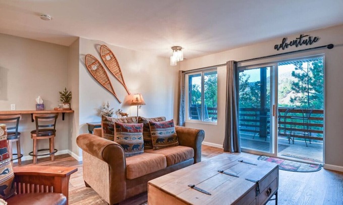 Green Mountain Falls Apartment | Beaver Lodge MTN Town Escape GMF