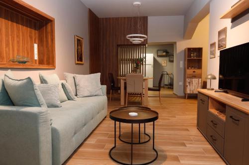 Svoronos Apartment | Bebis House