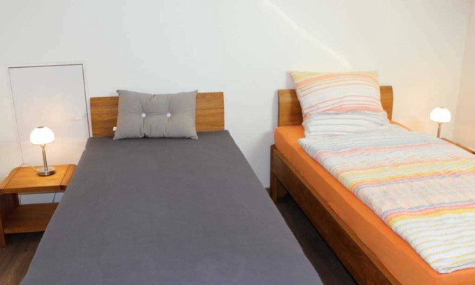Leer Cottage | Bed and breakfast D - Guest house An der Fehnroute II, 11041