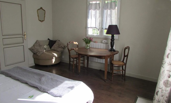 L'Etang-Vergy House | Bed and breakfast in Burgundy with swimming pool