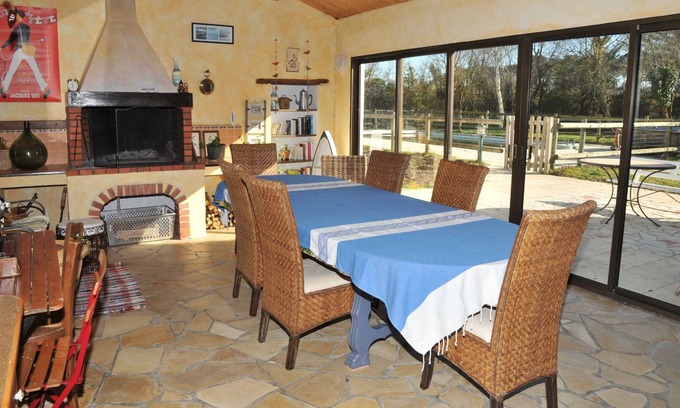 Le Fenouiller House | Bed and Breakfast with swimming pool - Accommodation for 10/12 people - Sea and countryside.