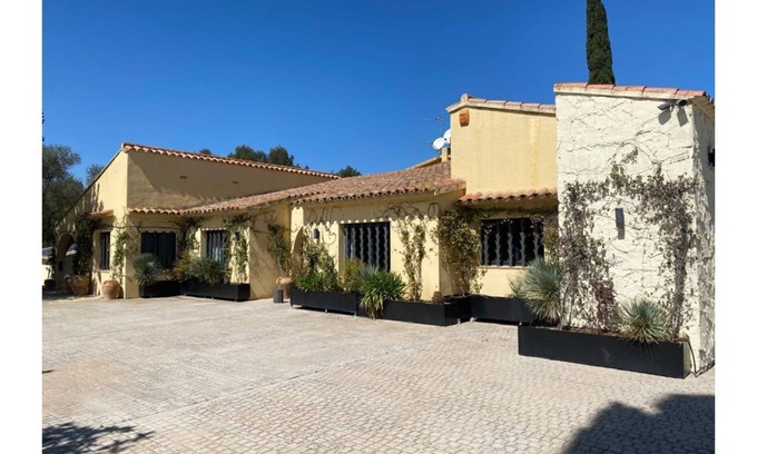 Bascara House | Bed and Breakfast Mas Xibeques - Spa, Waterfall, Tenis - Alojamiento Completo