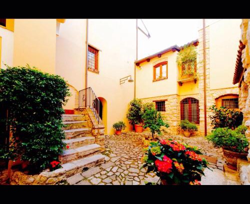Fondi Bed & Breakfast | Bed And Breakfast Mblò