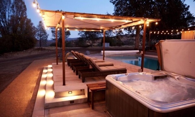 Clear Lake Bed & Breakfast | Bed & Barrel at Stonehouse Cellars