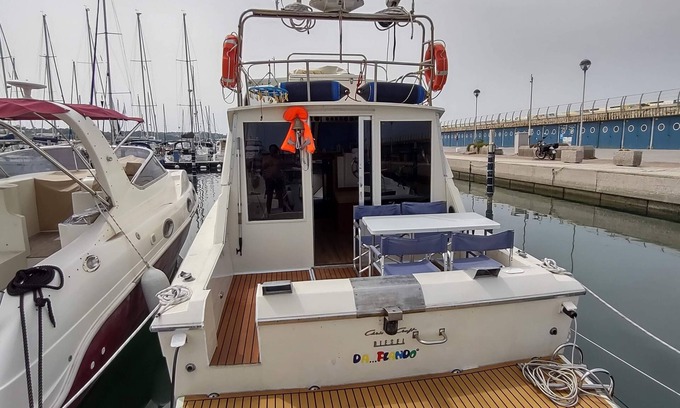Fano Boat Rental | Bed&Boat Da. Flando" in Fano's Marina dei Cesari. Romantic and original.