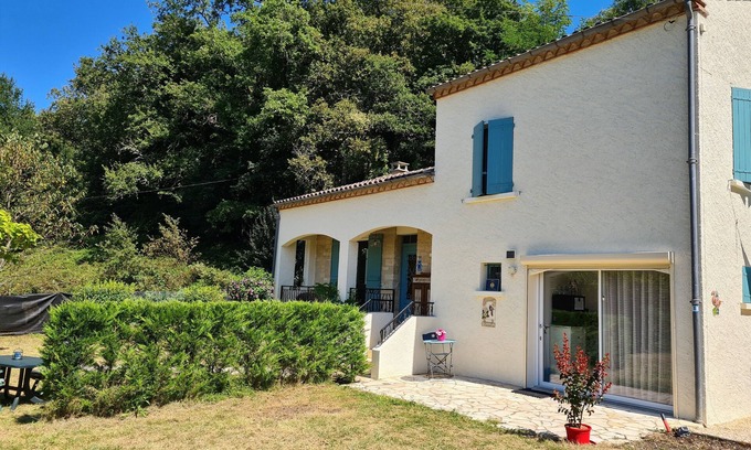 Frayssinet-le-Gelat Bed & Breakfast | Bed & Breakfast/Chambre d'hôtes 'La Perle de Frayssinet-Le-Gélat', France
