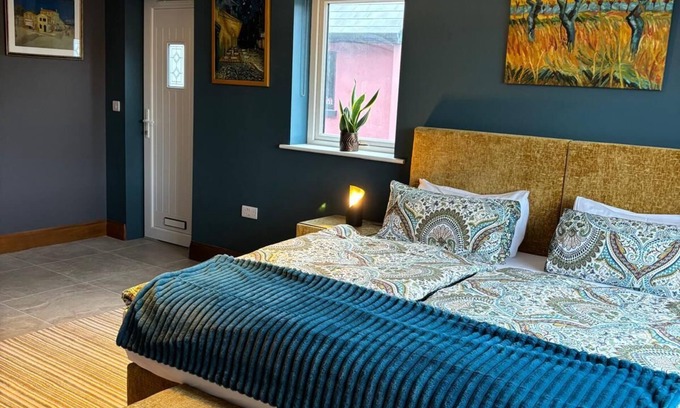 Clarinbridge Apartment | Bed & Breakfast, Stoneywood Haven in Galway, Clarinbridge