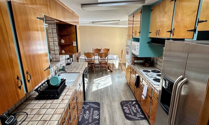 Tucson House | Bedroom has 2 twin bedsn