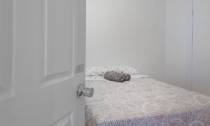 De Lorimier Apartment | Bedroom ~ Steps Away From Frontenac Metro Station