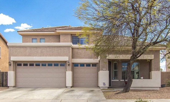 Rovey Farm Estates House | Bee home.