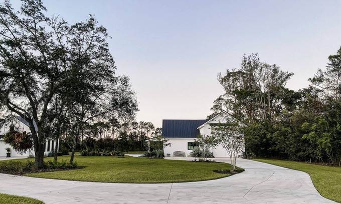 Lake Sarasota Cottage | "Bee Keeper's Cottage" on private estate, new construction, close to everything!