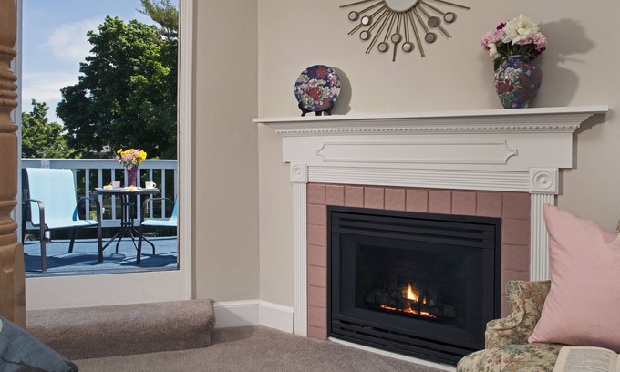 Off Broadway Bed & Breakfast | Beech Tree Inn & Cottage