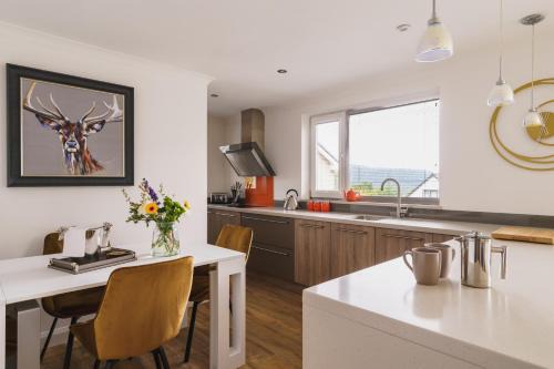 Bowness-on-Windermere Apartment | Beechwood Brook, 3 bed, 3 bath, parking, Bowness