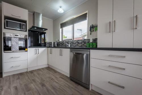 Rotorua House | Beez Kneez