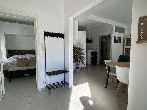 Belhez Apartment | Bel appart spacieux climatisé parking privé gratuit sur demande 1-E