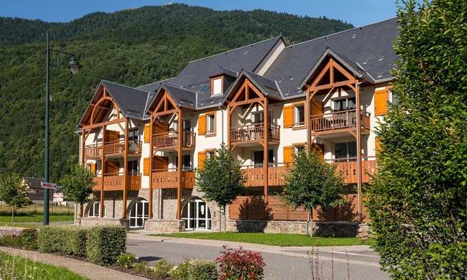Saint-Mamet Condo | Bel appartement spacieux 6p | Accès Gym + piscine