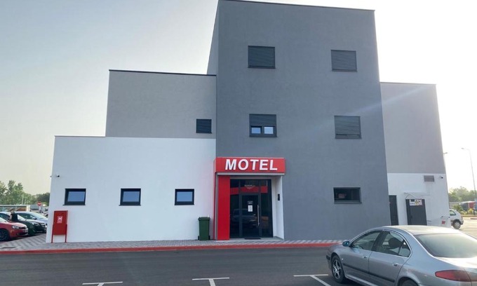 Republika Srpska Hotel | Belamionix motel