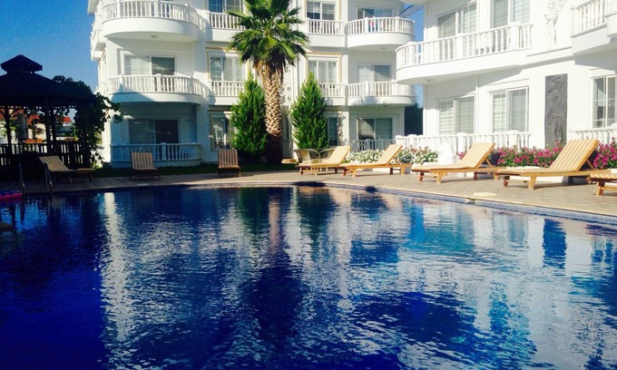 Belek Apartment | Belka Golf Exclusive Residence poolside