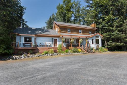 Bear Creek Bed & Breakfast | Bell In The Woods B&B