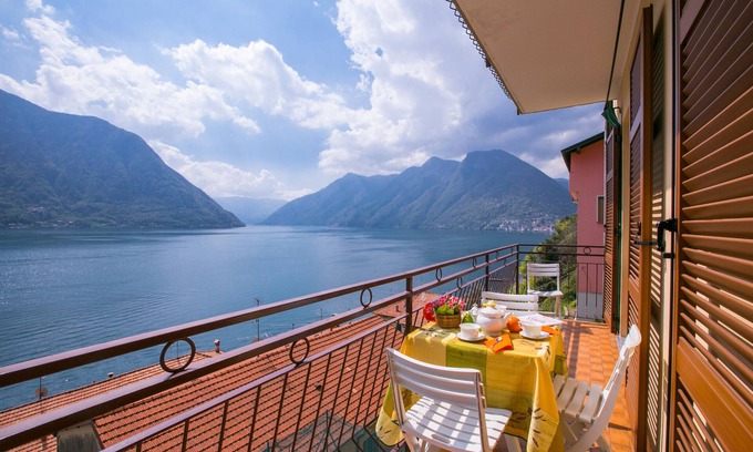 Colonno Apartment | Bella Lake View