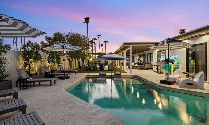 Raskin Estates House | Bella Palma: Elegance & Style w/Putt, Pool & Spa!