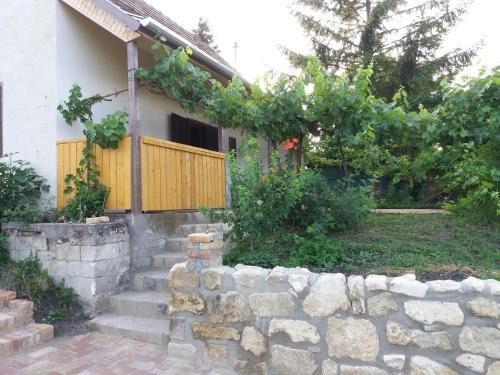 Etyek House | Bella Vendégház