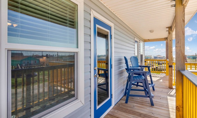 Surfside Beach House | Bella Vida- Accommodations fit for a star!