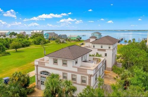Ono Island House | Bella Villa Estate