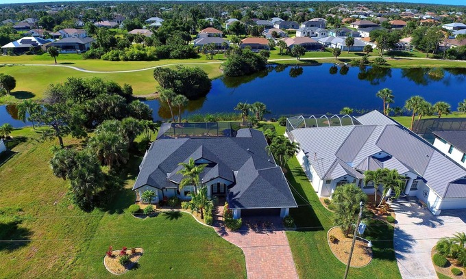 Long Meadow House | Bella Vista | Pool | Spa | Lake front | Lounge