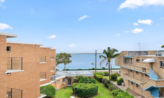 Shoal Bay Apartment | Bella Vista, Unit 20/19 Shoal Bay Road - 2-bedroom unit with water and national park views
