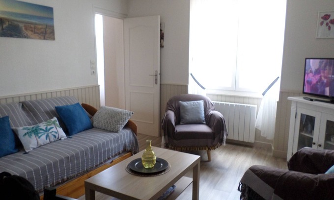 Saint-Servan Apartment | Bellalaurann shops, beach, Intra-Muros/10 minutes walk