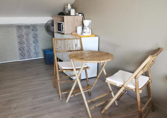 Entraigues-sur-la-Sorgue Apartment | Belle Chambre